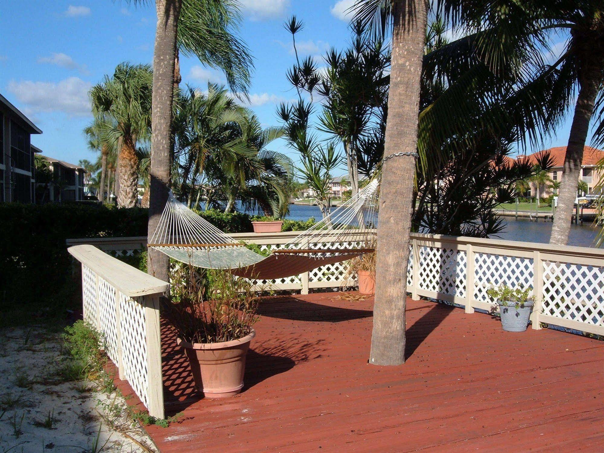 Hideaway Waterfront Resort Cape Coral Dış mekan fotoğraf